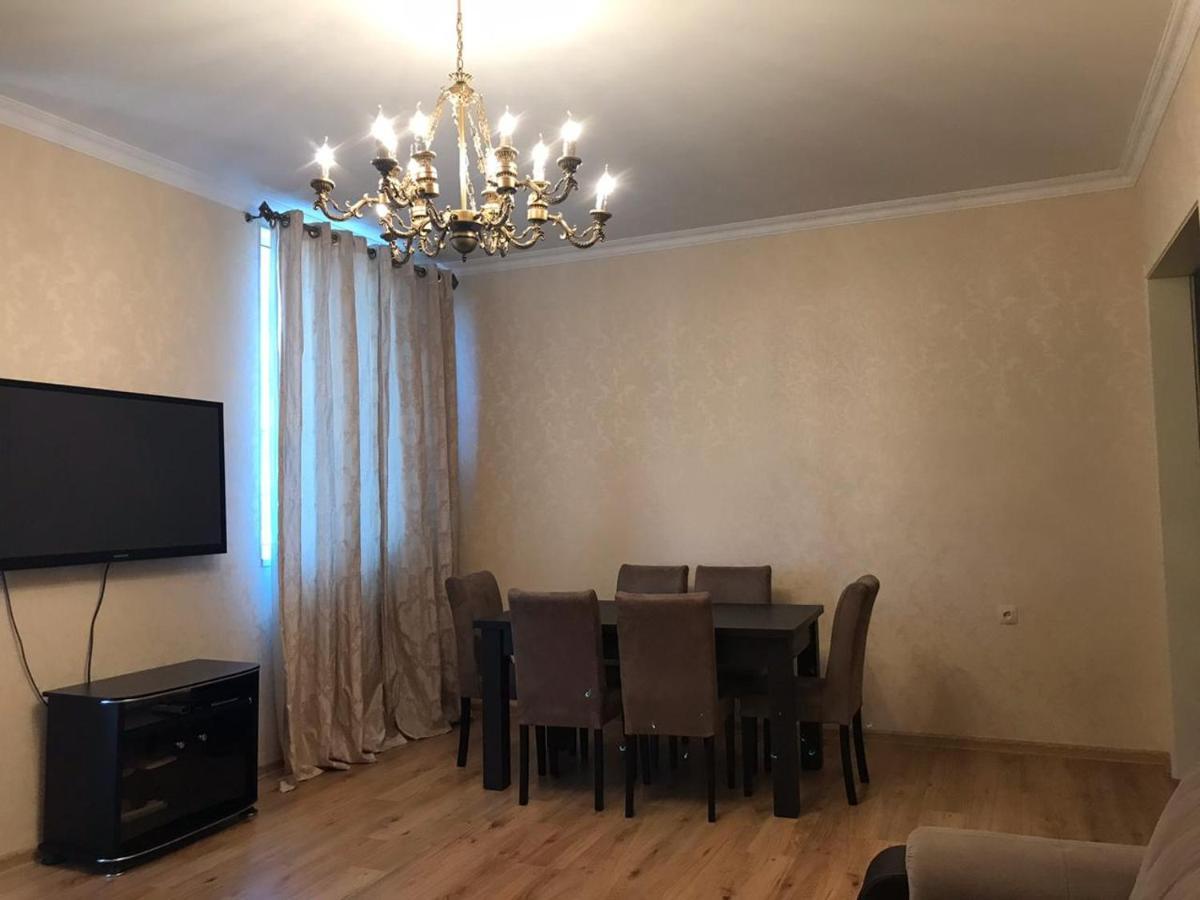 Rustaveli Apartment City Centre Tbilisi Exterior foto